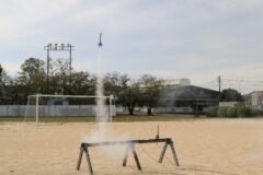 サイエンス教室「宇宙工学博士によるロケット教室」
